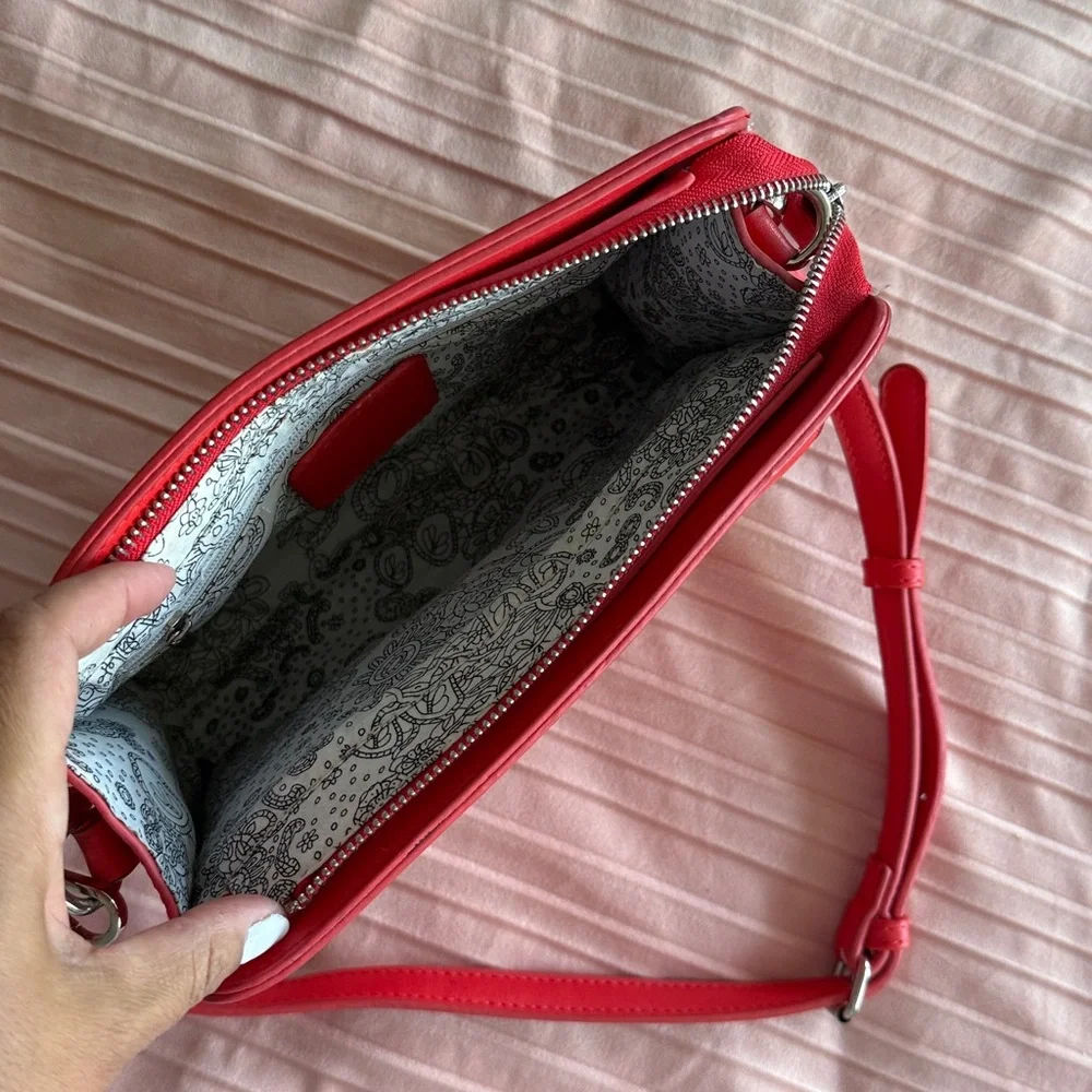Red Crossbody Shoulder Bag - Classic Women's Handbag - Picture 6 of 7